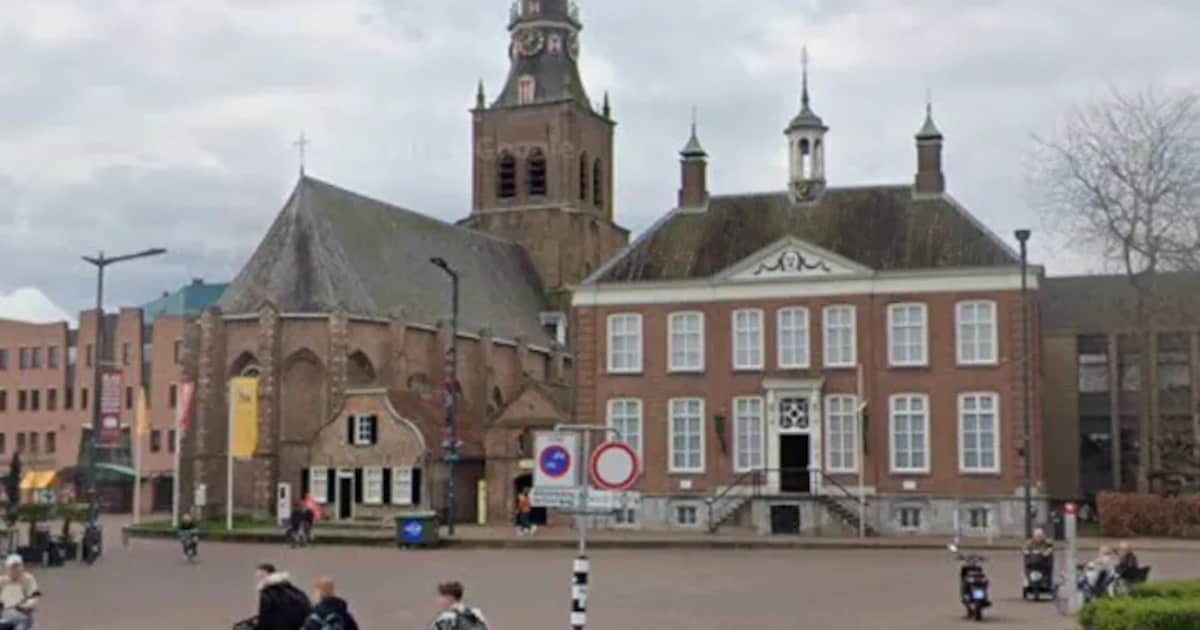 Politie deelt elf boetes uit in Etten-Leur: automobilisten blijven afgesloten plein als sluiproute g