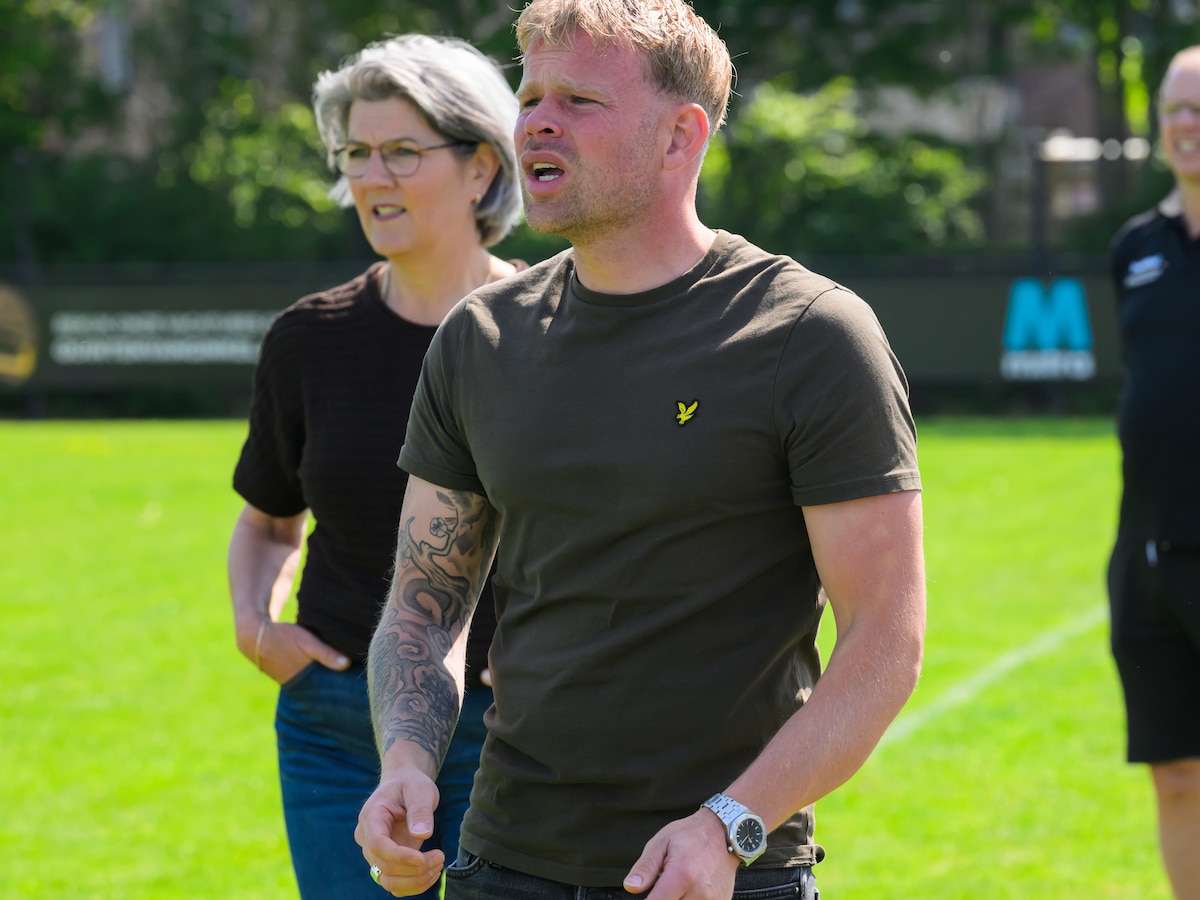 Jelle (38) is doof, maar dat belet hem niet om met succes ...