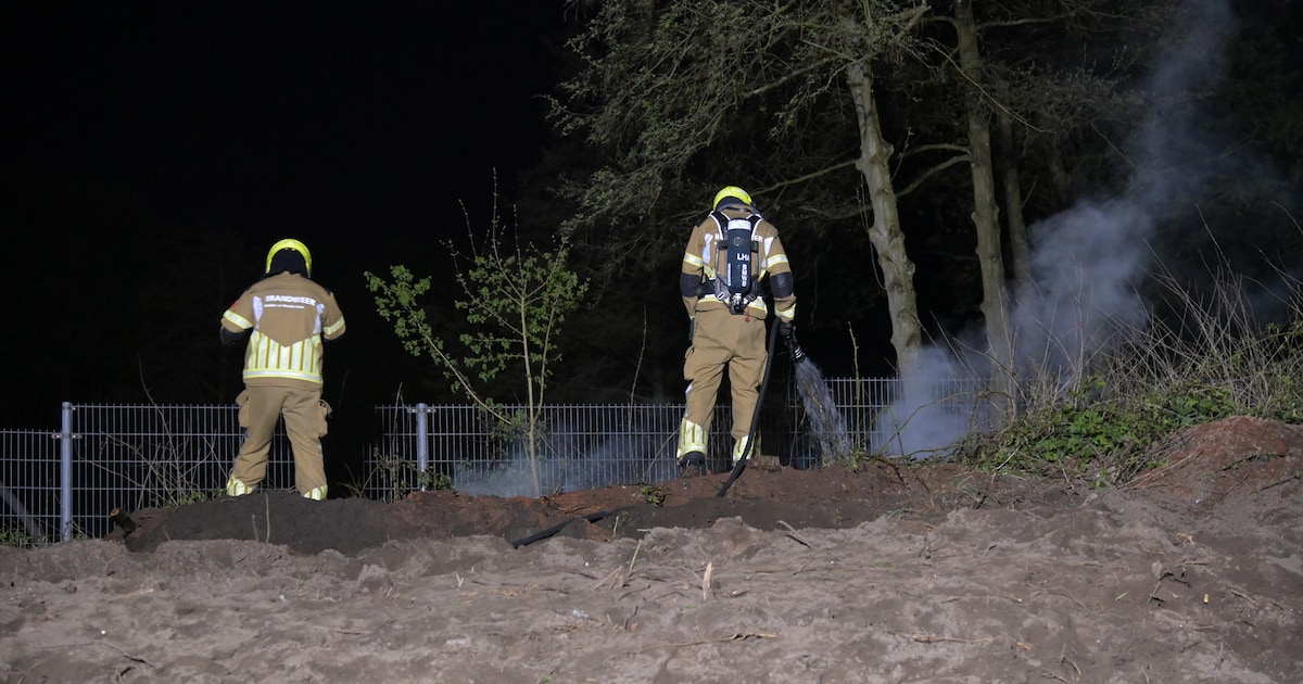 Afval vliegt in brand in Breda: brandweer heeft vuur snel onder controle
