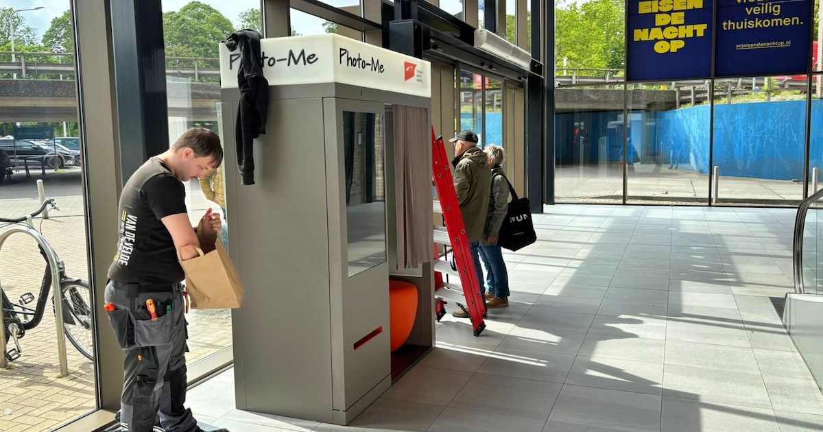 Say cheese! Hier in Middelburg is een photobooth voor funfoto’s geplaatst
