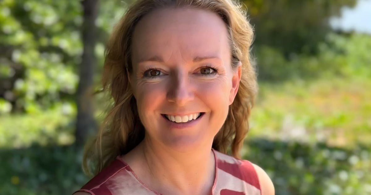 Carolien verhuisde naar Australië: ‘Laatst vonden we een drie meter lange slangenhuid in de speeltui