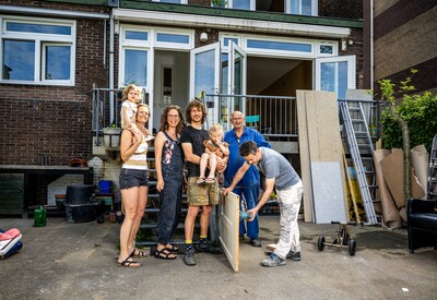 Deze familie wil niks liever dan statushouders opvangen, daarom transformeren ze hun zolder tot opvanglocatie