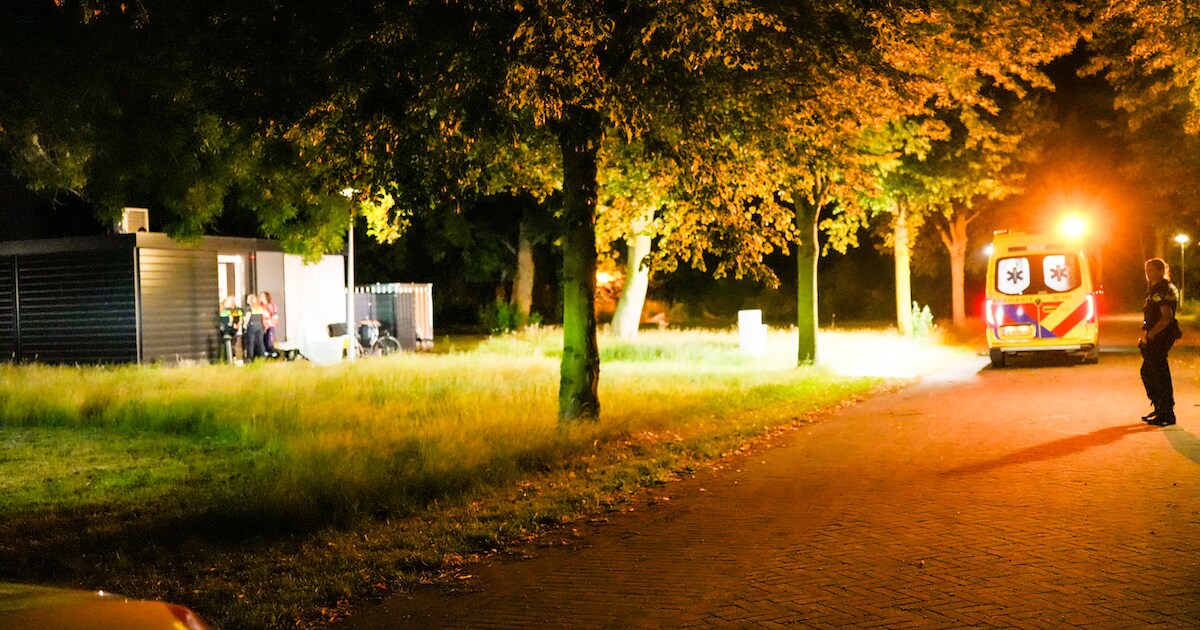 Inwoner Biezenmortel verwondt zichzelf met schilmesje, politie dacht aan steekpartij | Foto
