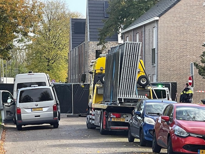 Doodsoorzaak en identiteit man op trottoir in Roosendaal nog niet ...