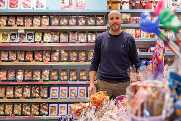 Chocoladeletters zijn weer verkrijgbaar, in heel bijzondere vormen: van ...