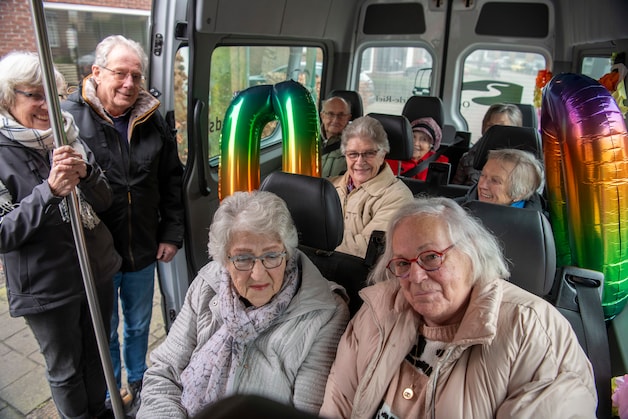 Van Rieu tot Rooi Pannen: de Opstapbus van Goirle tuft wat af | Regio ...
