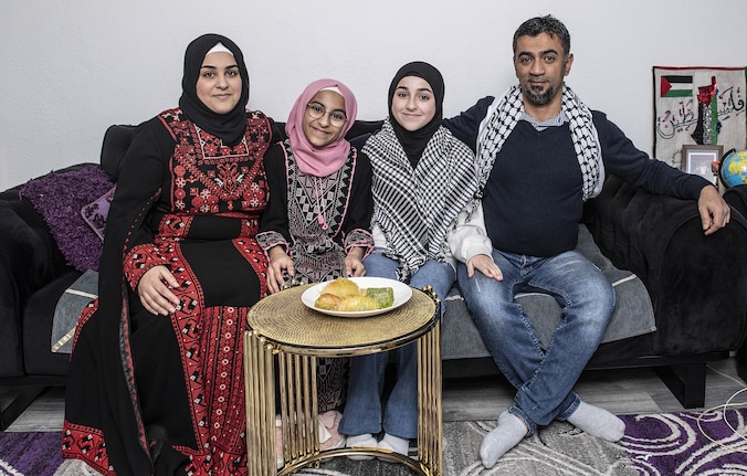 Emotionele tijd voor familie Ramli uit Breda: ‘Ons volk wordt vermoord ...