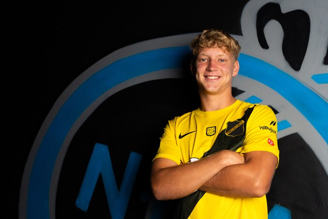 NAC verlengt contract van jeugdinternational Van Reeuwijk: ‘We zien wel ...