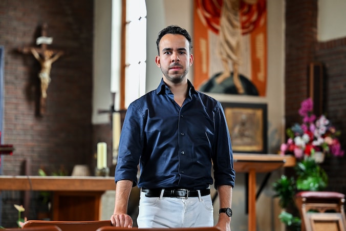 Ramon (28) uit Roosendaal brengt geloof en regenboog samen: ‘Queers ...