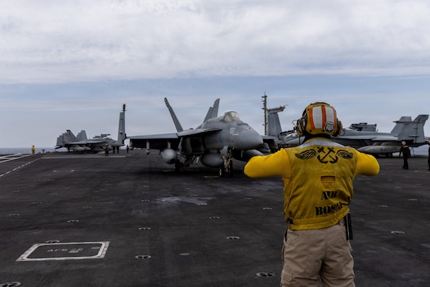 Gedoe op USS Gerald R. Ford: na wc-probleem moeten 600 matrozen op ...