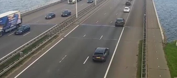 Meer dan een uur file na ongeluk op Moerdijkbrug tussen Breda en ...