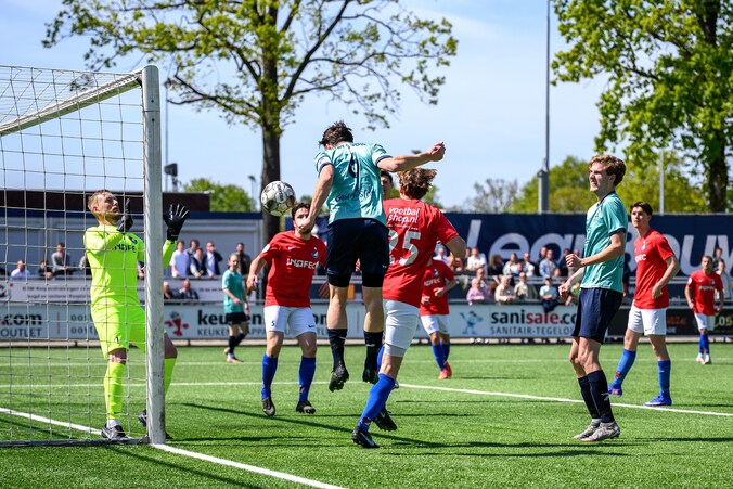 Roosendaal had zo goed als veilig kunnen zijn, maar schiet zichzelf in ...