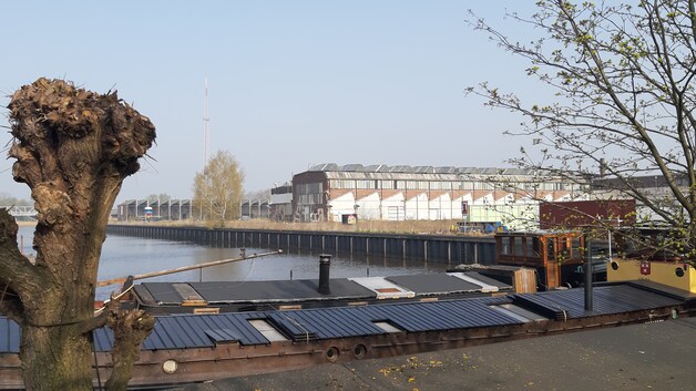 Proeflokaal Brack heropent in oude machinehal, mét terras: ‘We kunnen ...