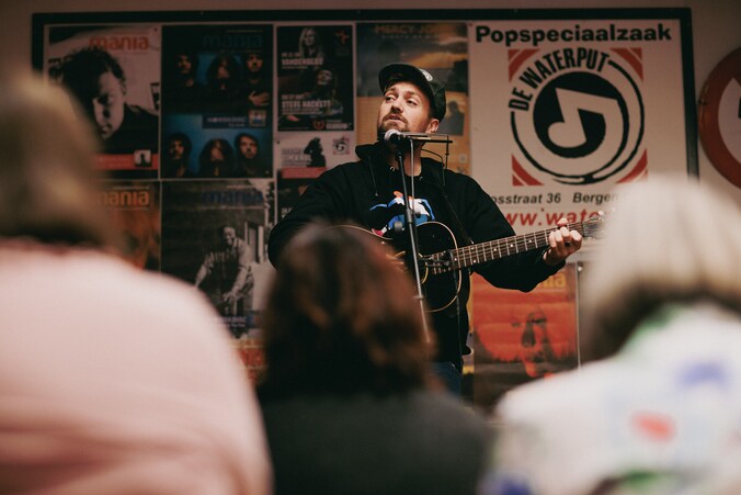 Singer-songwriter Tim Knol in Bergen op Zoom: ‘Het is een wonderkind én ...