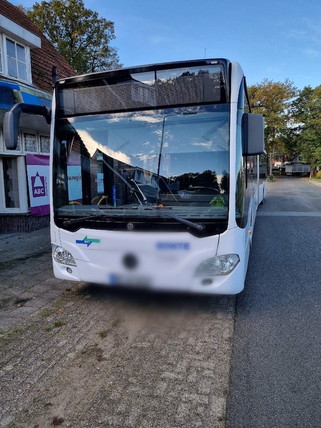 Politie snapt Duitse dieven met gloednieuwe harmonicabus van 3 ton ...