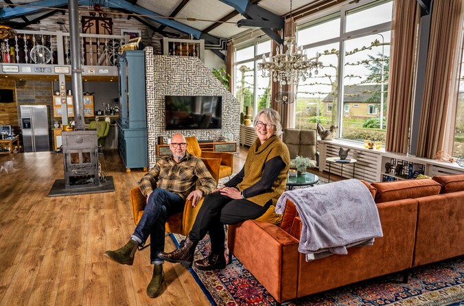 Mirjam en Hans wonen in oud buurtcentrum: ‘Ik dacht: hoe kan ik hier nu ...