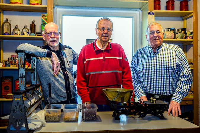 Heemkundekring Ambachtsheerlijkheid 50 jaar; wandelen langs ...