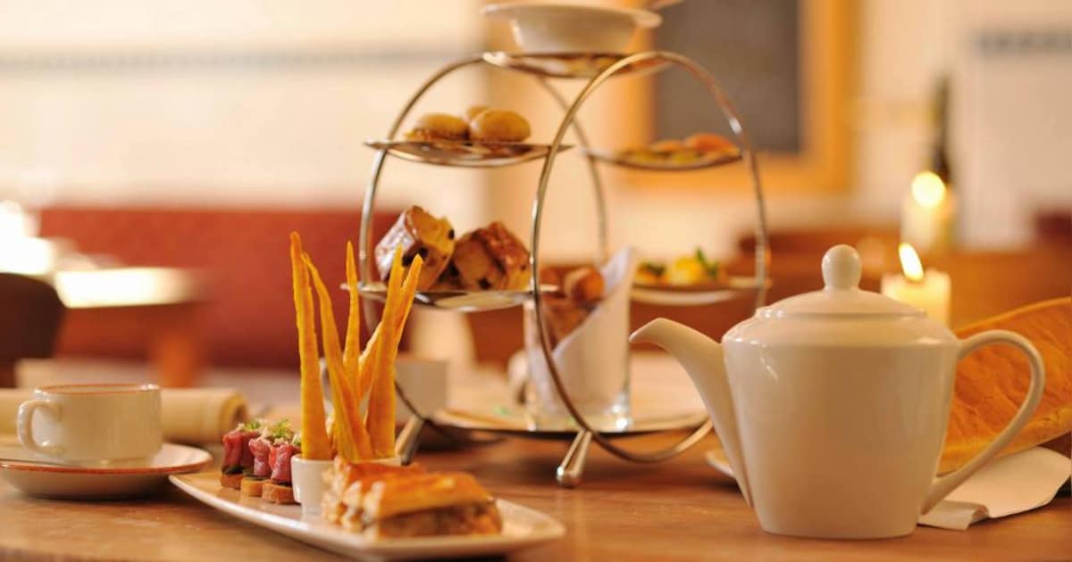 Feelgood High Tea in Bibliotheek Woudrichem: praat met auteurs over hun boeken