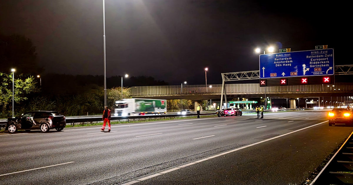 Zwaargewonde bij ongeval op de A16 bij Hendrik-Ido-Ambacht, snelweg afgesloten