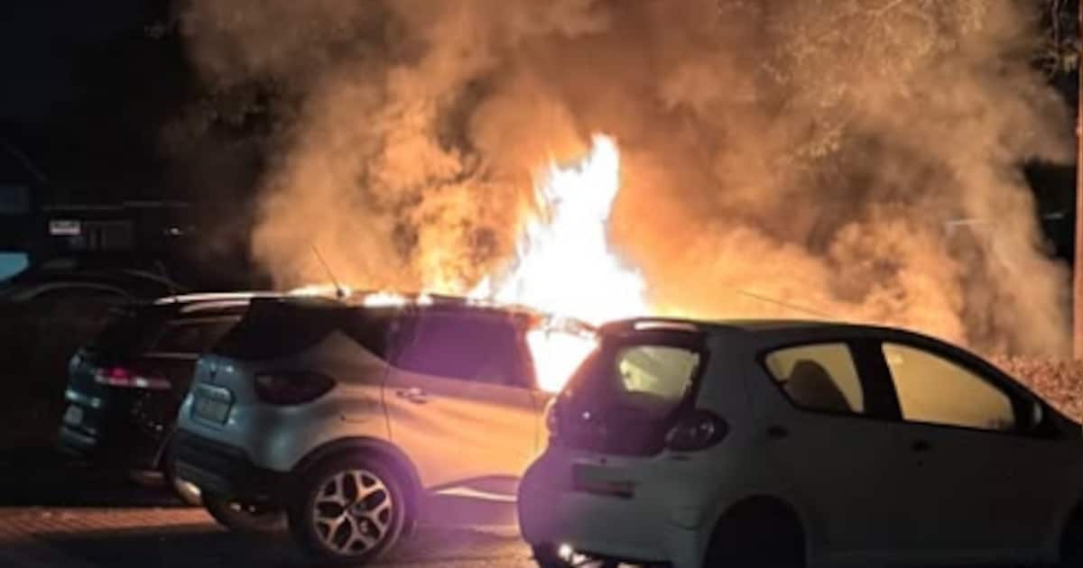 Drie auto’s gaan in vlammen op in Hoogerheide
