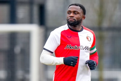Zoon van Feyenoord-icoon schrijft eigen verhaal: ‘Ik grap weleens over een standbeeld’