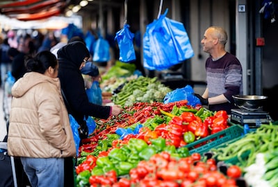 Leven wordt duurder, maar er zit ook positieve kant aan inflatie: van hogere lonen tot lichtere schulden