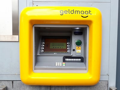Man gedwongen om geld te pinnen bij pinautomaat in Breda