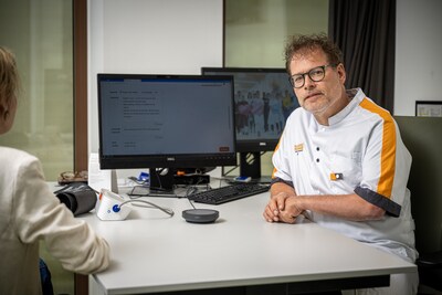 Ziekenhuis zet AI-assistent in tijdens spreekuur: ‘Ik heb nu veel meer tijd voor mijn patiënt’