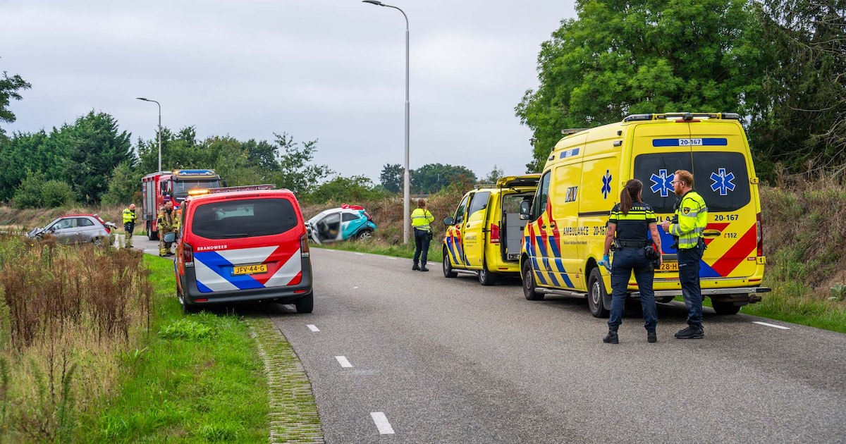 Drie gewonden bij botsing tussen drie auto’s in Sprundel