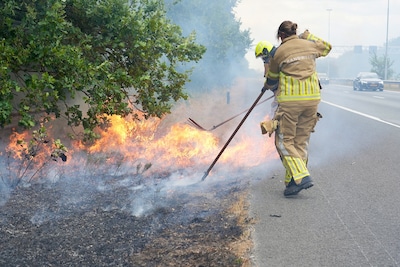 Bermbrand op de A58 bij Tilburg-Reeshof zorgt voor 10 kilometer file