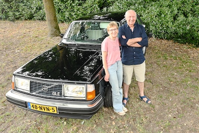 Van deze Volvo zijn er maar een stuk of vijf in Nederland, en Frank (71) uit Ulvenhout rijdt erin