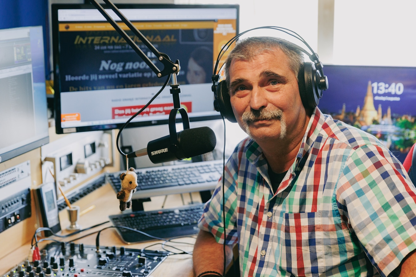 Radioshow groeit uit tot muziekevenement met artiesten en dixi’s: ‘Het ...