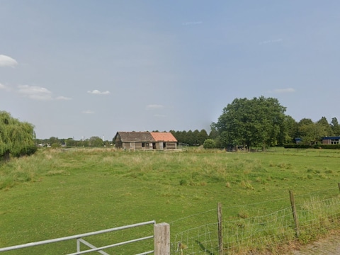 Op dit terrein aan de Blauwe Hoefsweg moet het nieuwe Integrale Kind Centrum (IKC) voor Klundert komen.