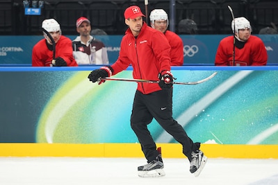 Vals bewijs van coronavaccinatie komt ijshockeycoach duur te staan: Zwitser jaren geschorst
