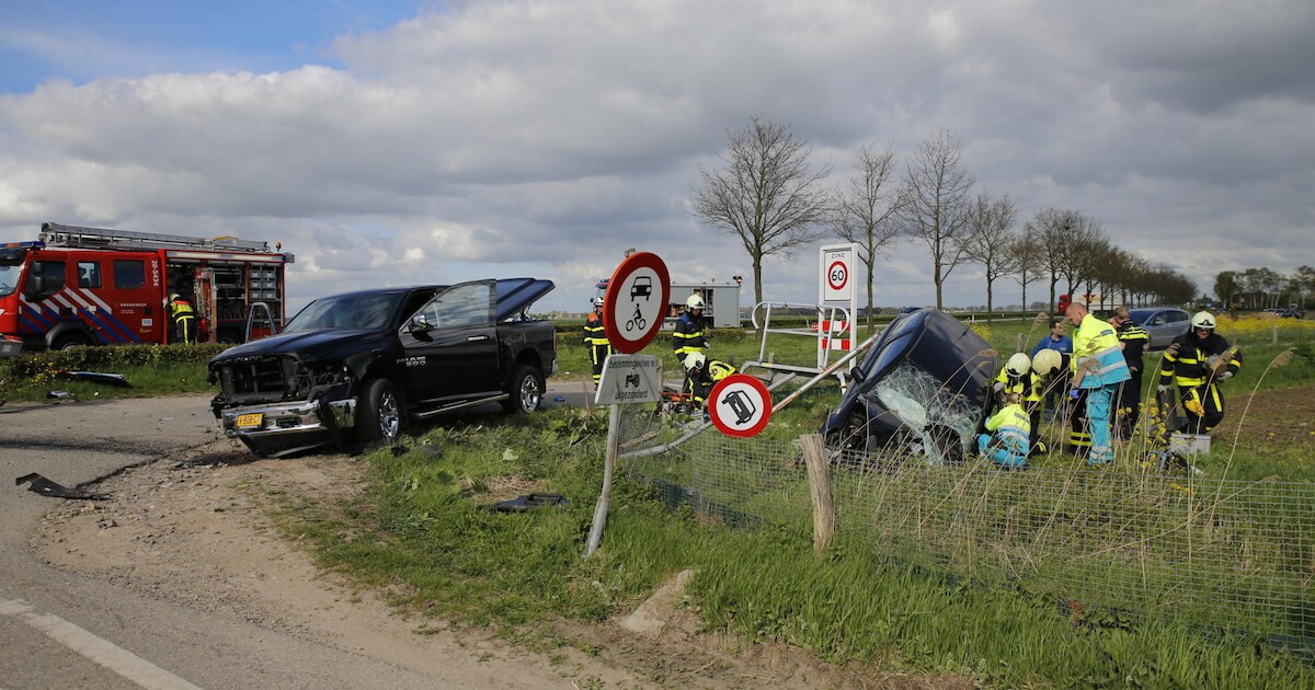 Vrouw naar ziekenhuis na harde botsing bij Wagenberg