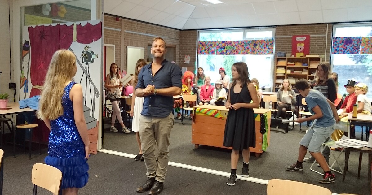 Carlo Boszhard geeft gastworkshop op basisschool De Elsenhof in Wagenberg