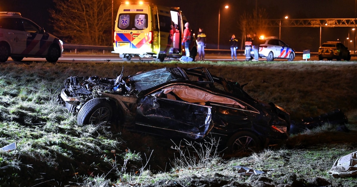 Automobilist zwaargewond nadat auto over de kop vliegt op A58 bij Tilburg