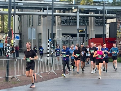 LIVE Marathon Eindhoven | Start hele marathon 5 minuten vertraagd, eerste lopers kwart marathon komen binnen
