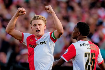 Feyenoord trapt competitie af met probleemloze zege op NAC, Sem Steijn direct goud waard