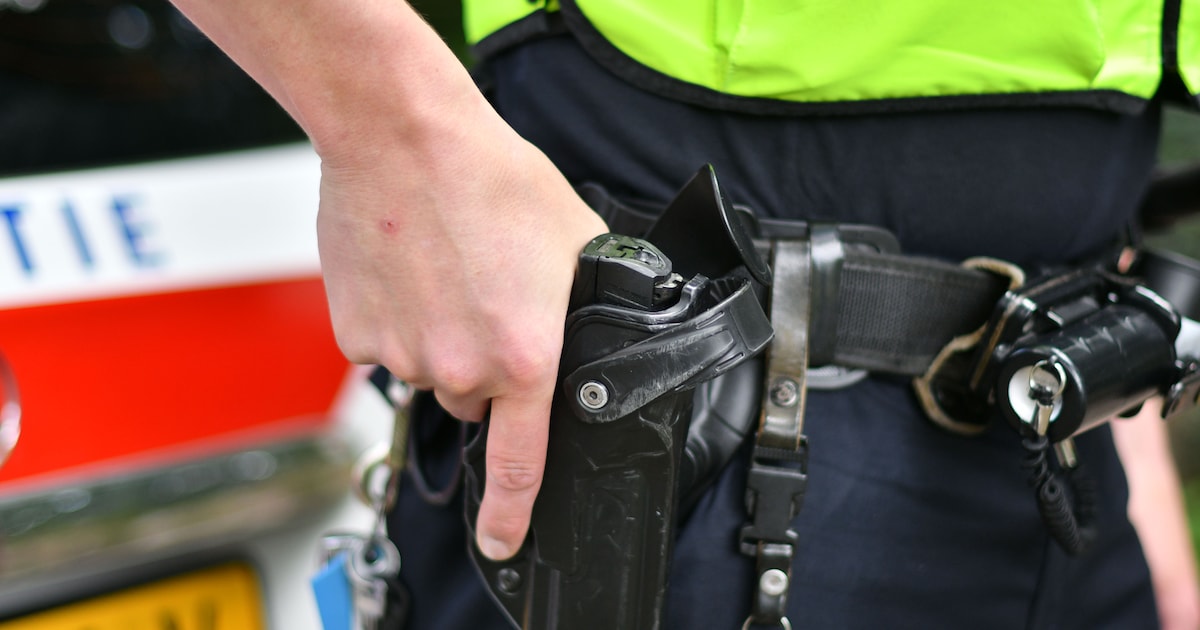 Politie lost waarschuwingsschot bij aanhouding man (38) na melding van vuurwapen in Dorst | 112 nieu