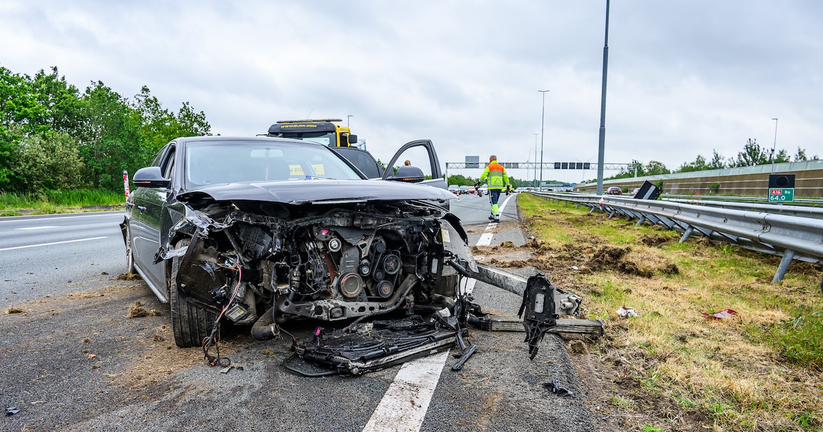 Automobilist aangehouden na botsing op de A16 bij Breda, politie vermoedt rijden onder invloed