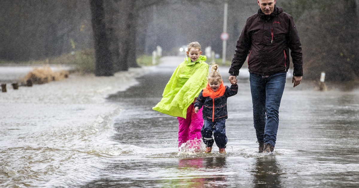 Bij extreme regenval raakt één op de vijf inwoners in Oosterhout afgesneden van het wegennet