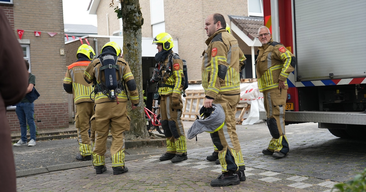 Vrouw loopt brandwonden op na brand in woning in Rijen