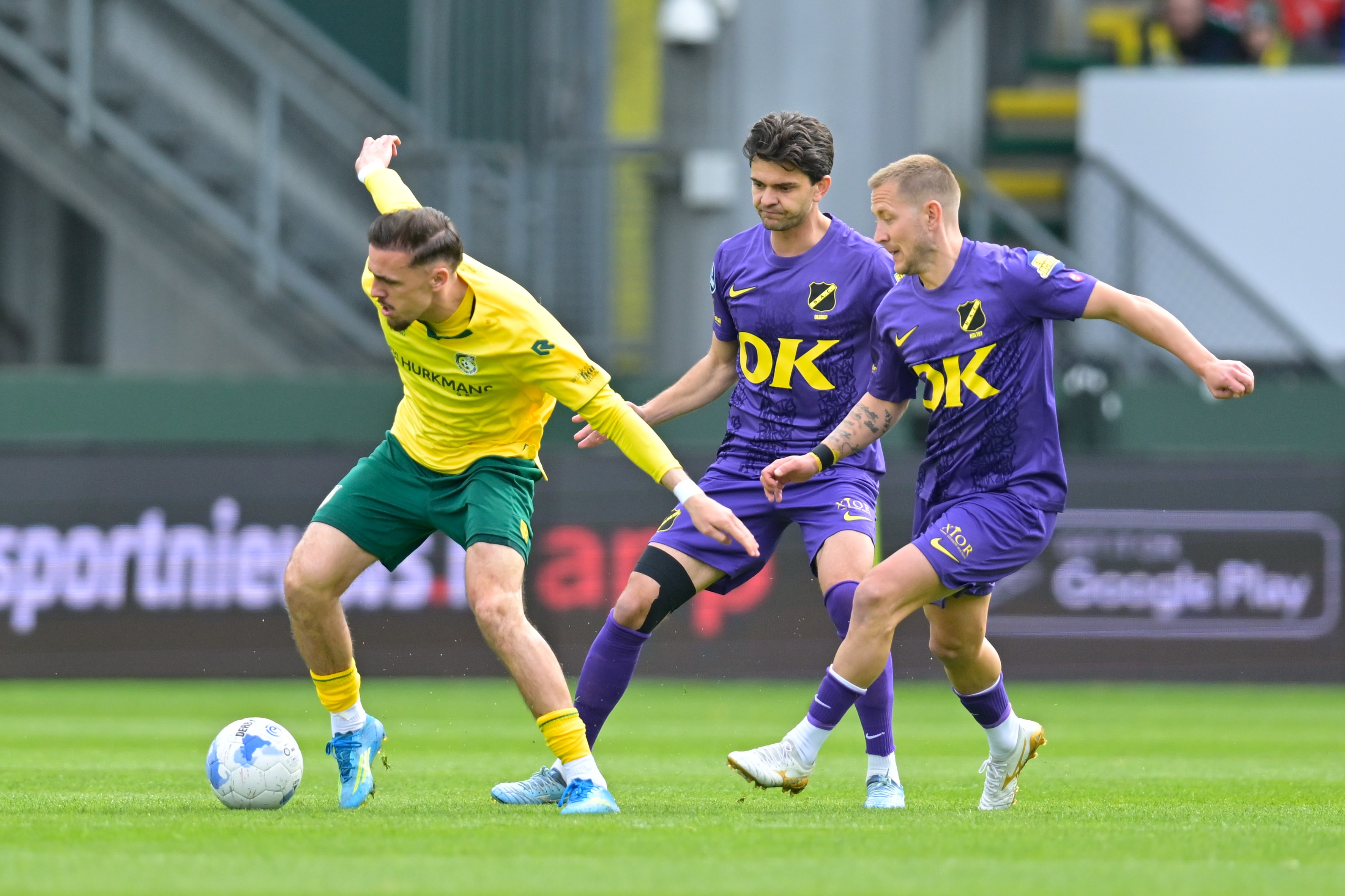LIVE | Sterk begin van NAC in Sittard: kansen voor Ayew en Sowah